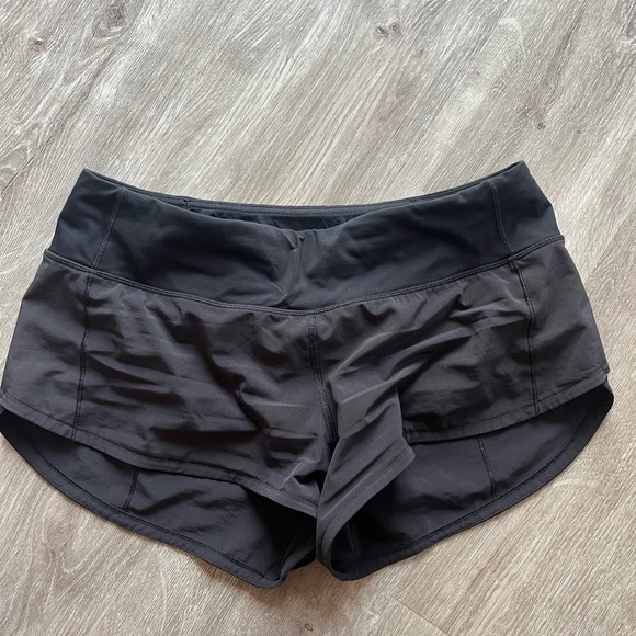 Lululemon Speed Up Shorts - Picture 3 of 5